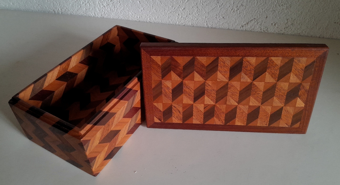 Schatulle_150 Euro schatulle mit Ornamente